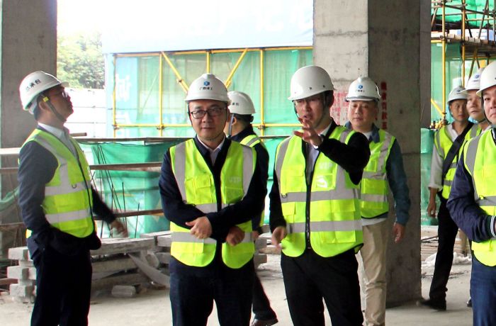 陆烜一行到江苏省修建工程集团有限公司项目现场旅行 梁思赫 摄1.jpg