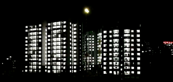 东兰县移民安顿小区(EPC)项目夜景。。。。。李乐 摄.png