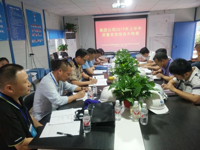 5聚会现场。。。。。李秋蝉 摄700.jpg