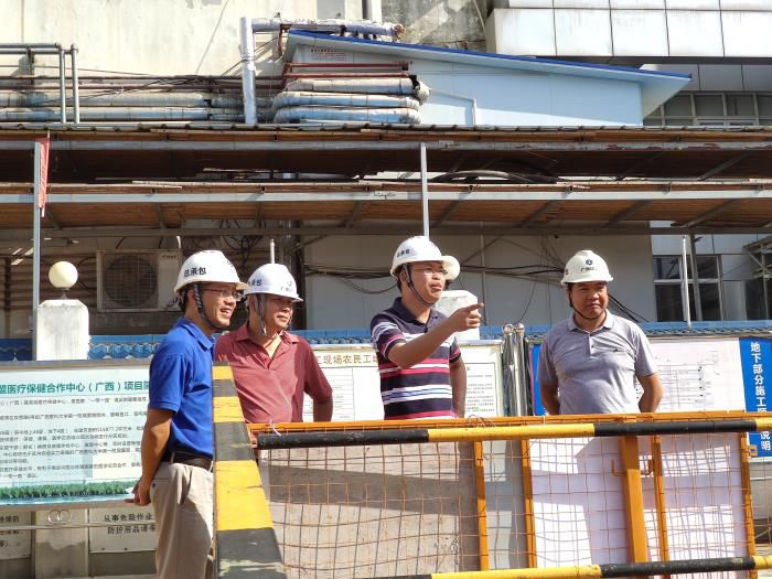 3检查现场。。。。。。。杨积振 摄700.jpg