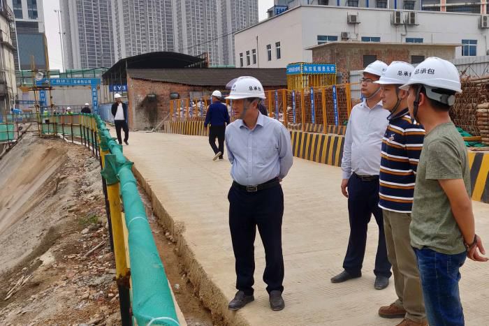 4检查现场。。。。。。。周元教 摄700.jpg