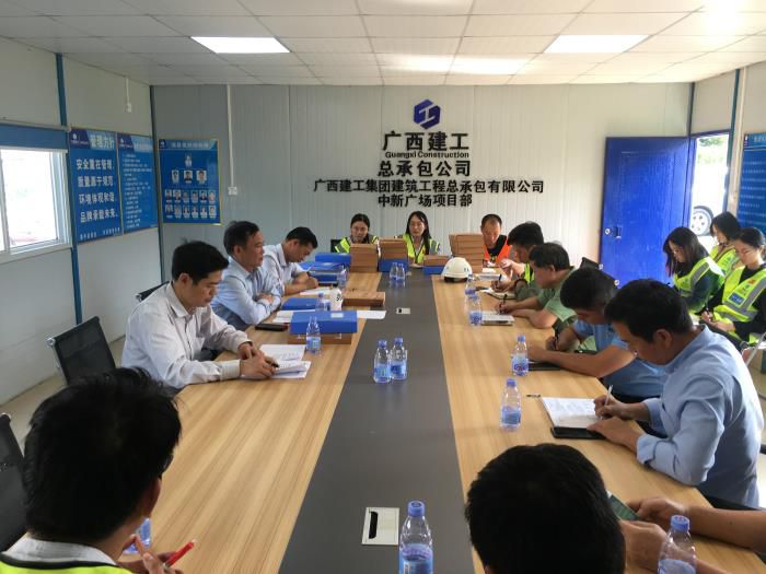 1.1聚会现场。。。。。。。。覃洪浩 摄700.jpg