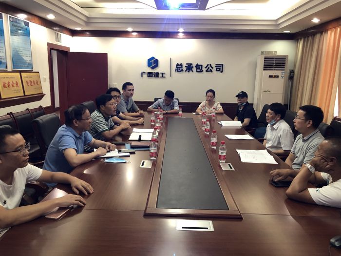 聚会现场。。。。。。。。 韦炎枫 摄.jpg