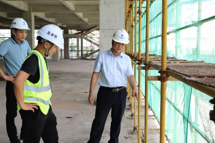 检查现场。。。。。。侯健杰 摄 (2).jpg