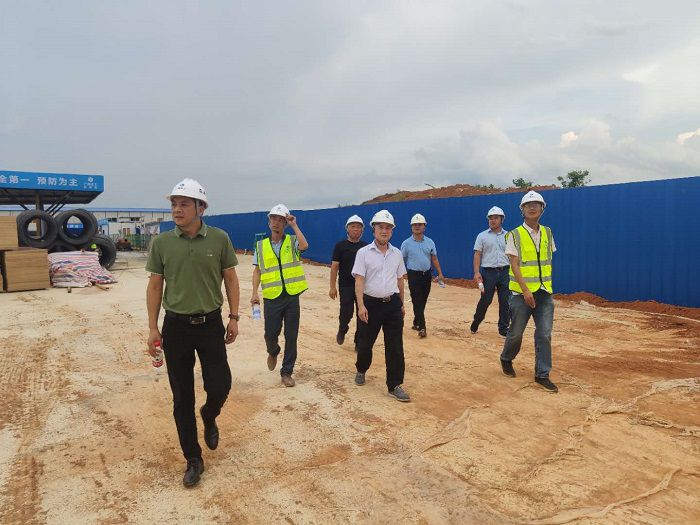 检查现场。。。。。。。。林劭鸿 摄.jpg