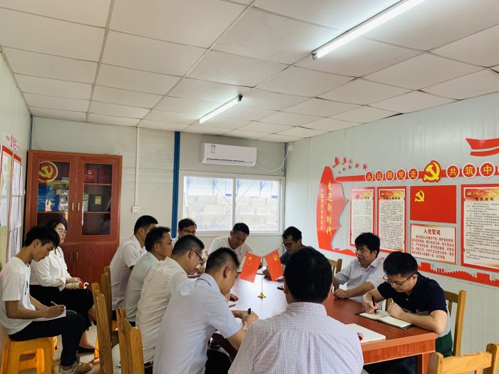 18座谈会现场。。。。。。。；；；；；畦￡仙.jpg