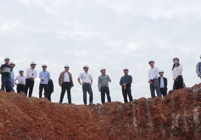 实地调研。。。。。 杨俊峰 摄.jpg