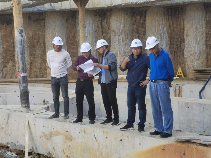 33检查指导现场。。。。。 卢铭浩 摄.jpg