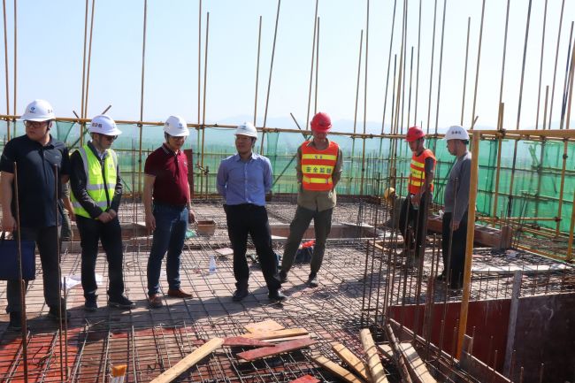 3检查指导现场。。。。。。 杨俊峰 摄.jpg