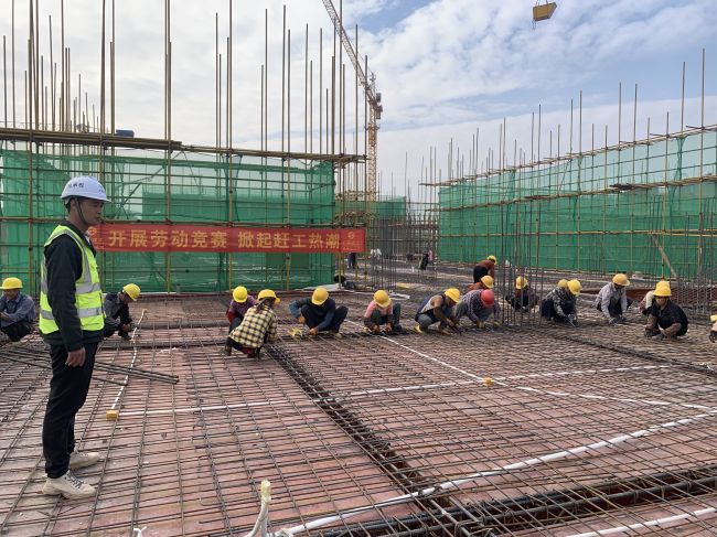 劳动竞赛现场。。。。。。杨祯文 摄.jpg