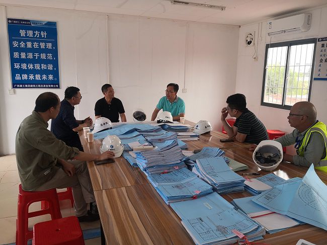 聚会现场。。。。。。。 杨海 摄（修图）.jpg