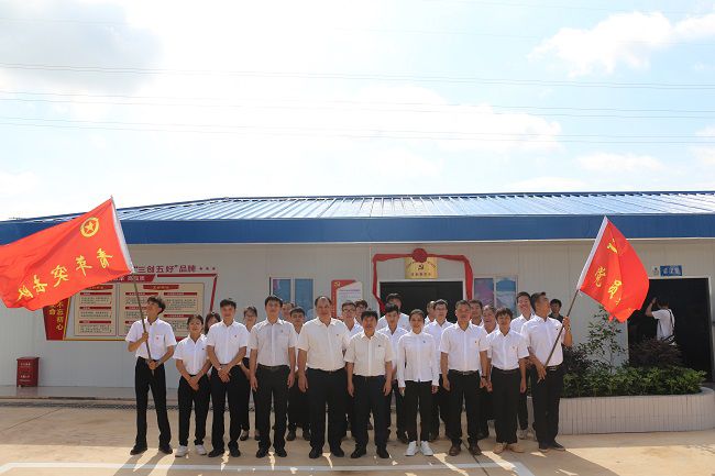 合影留念。。。。。。张钊林 摄（修图）.jpg