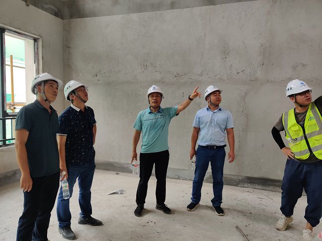 检查现场。。。。。。。。杨康 摄（修图）.jpg