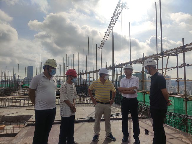 检查现场。。。。。卢文清 摄（修图）.jpg