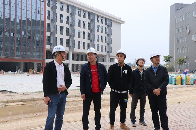 陈祖训到交院项目检查指导。。。。。。。 周煜川 摄（修图）.jpg