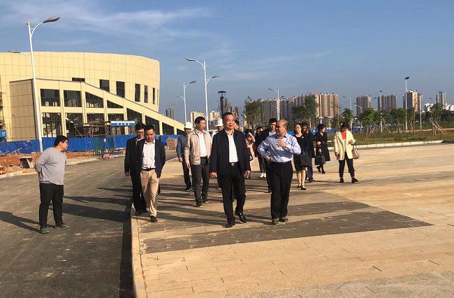 调研现场。。。。。何传康 摄（修图）.jpg