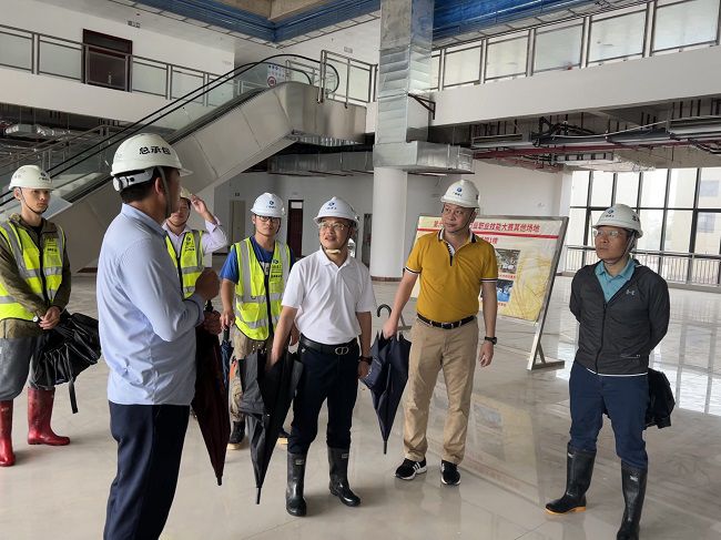 邓少新带队到广西工商职业手艺学院项目检查。。。。。。卢丽君 摄（修图）.jpg