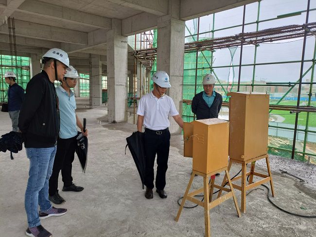 邓少新带队到广西工业职业手艺学院项目检查。。。。。。龙兆开 摄（修图）.jpg