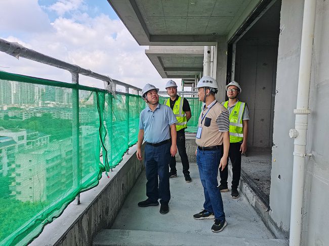 岑廷义深入项目现场检查事情进度。。。。。。谢秋云 摄（修图）.jpg