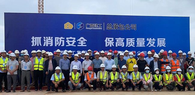 合影留念。。。。。。。熊赞 摄（修图）.jpg