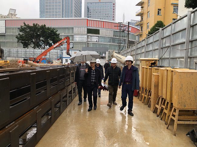 检查现场。。。。。罗成 摄（修图）.jpg