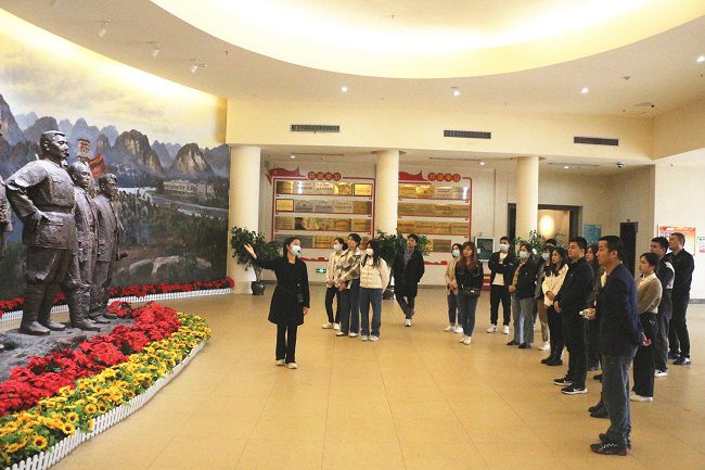 旅行现场。。。。。。。。张钊林 摄（修图）.jpg