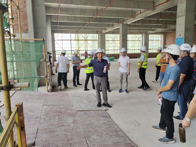 曾劲松做解说和要求。。。。。。；；；；；；；票ι 摄（修图）.jpg