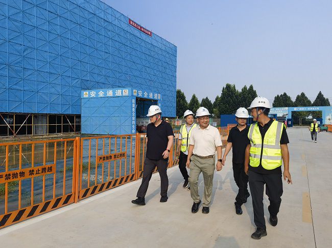 检查现场。。。。。。。杨醒晨 摄（修图）.jpg