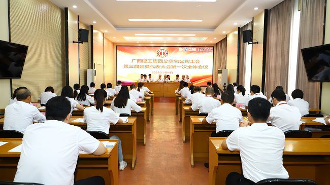 聚会现场。。。。ㄐ尥迹.jpg